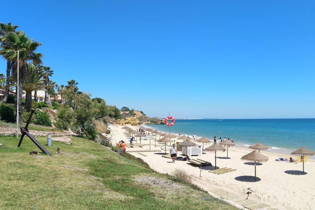 Praia Eulalia With Pool And 5 Minutes From The Beach Albufeira Exterior photo