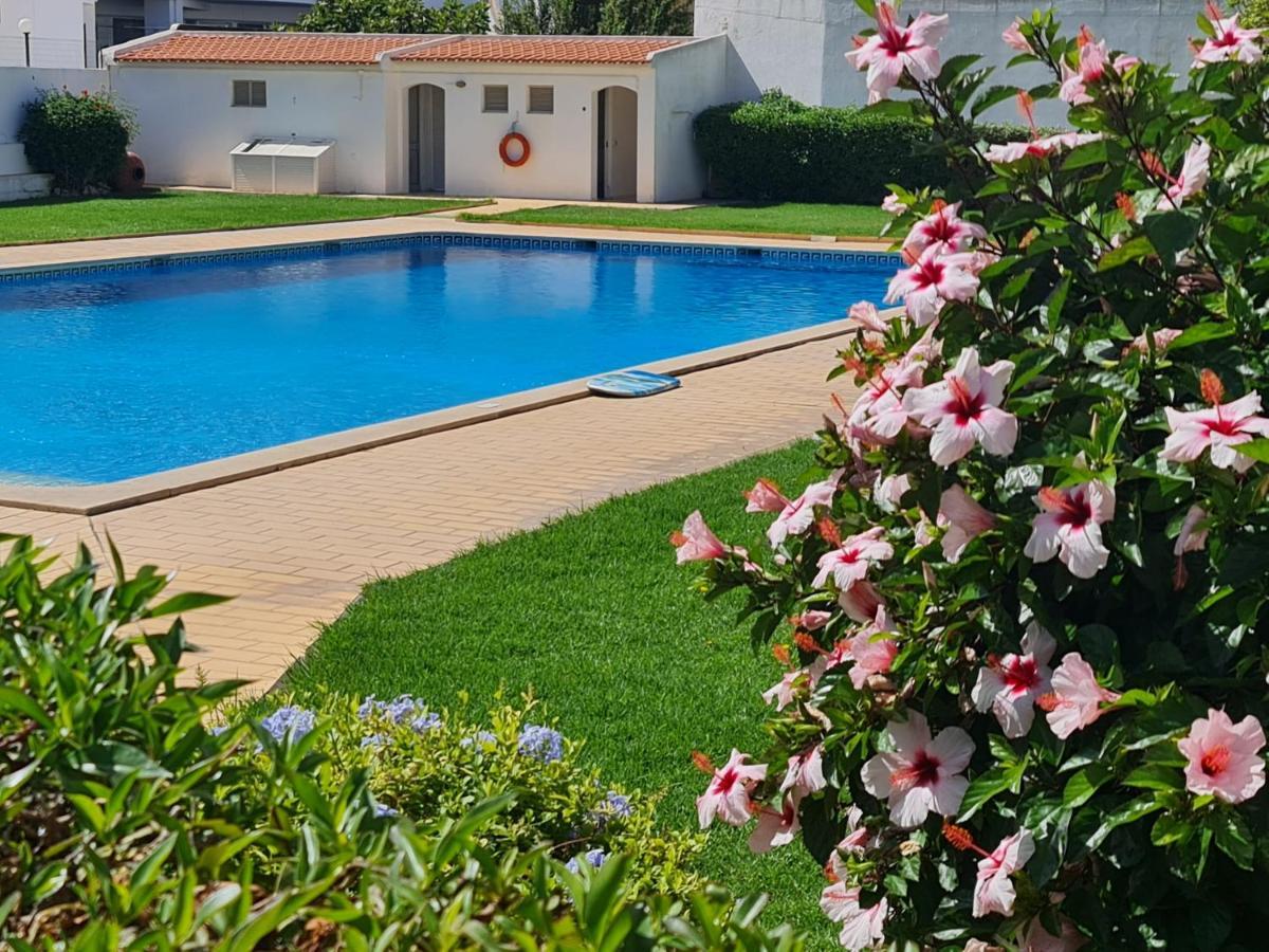 Praia Eulalia With Pool And 5 Minutes From The Beach Albufeira Exterior photo