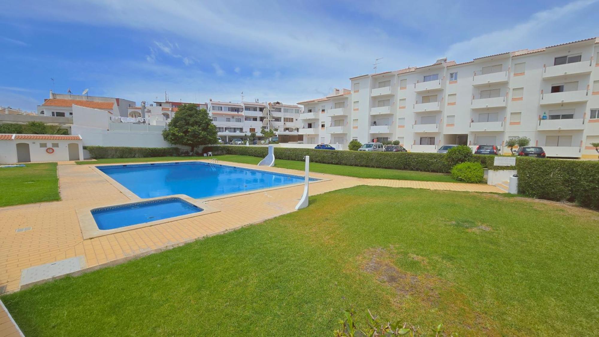 Praia Eulalia With Pool And 5 Minutes From The Beach Albufeira Exterior photo